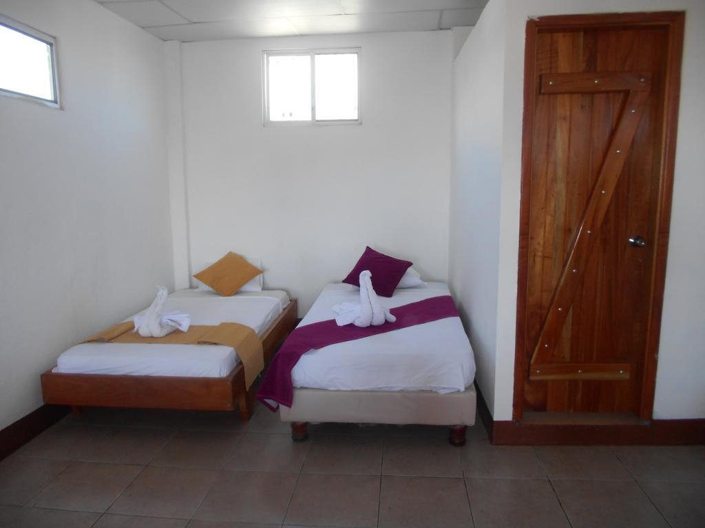 El Descanso Del Petrel Puerto Ayora  Exterior photo